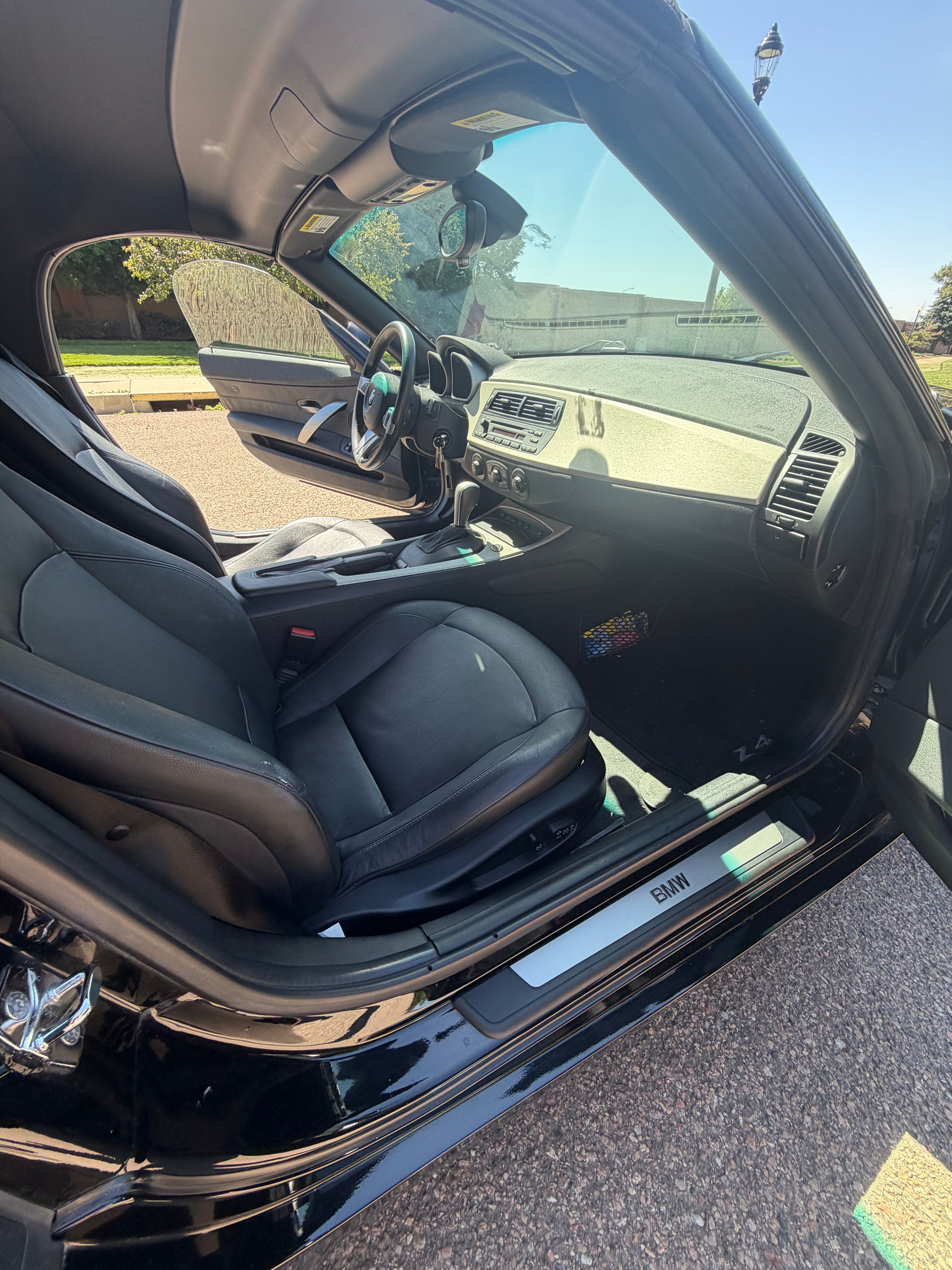 Used 2005 BMW Z4 3.0i RWD image 14