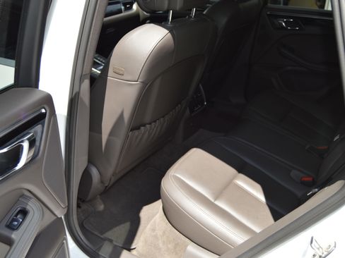 Used 2016 Porsche Macan S image 15