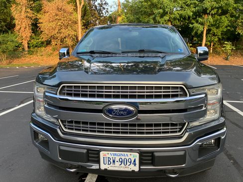 Used 2018 Ford F150 Lariat w/ Equipment Group 502A Luxury AWD/4WD image 4