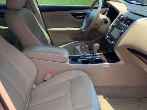 Used 2013 Nissan Altima 2.5 SL w/ Technology Pkg image 10