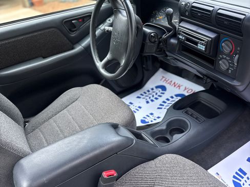 Used 1995 Chevrolet S10 Pickup LS image 8