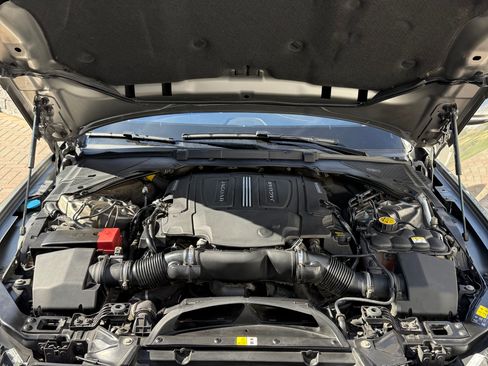 Used 2018 Jaguar XF S image 6