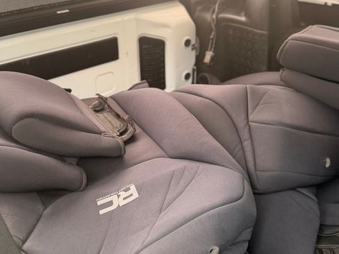 Used 2017 Jeep Wrangler Unlimited Sahara image 8