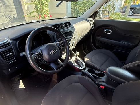 Used 2015 Kia Soul image 11