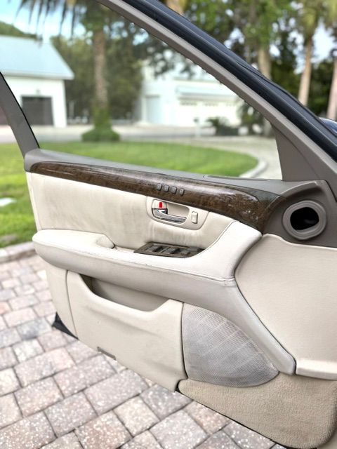 Used 2001 Lexus LS 430 w/ Ultra Luxury Pkg RWD image 8