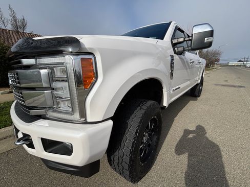 Used 2018 Ford F250 Platinum w/ Platinum Ultimate Package image 6