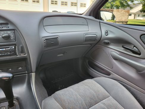 Used 1995 Ford Thunderbird LX RWD image 18