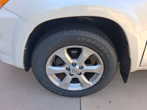 Used 2010 Toyota RAV4 Limited w/ Limited Extra Value Pkg AWD/4WD image 11