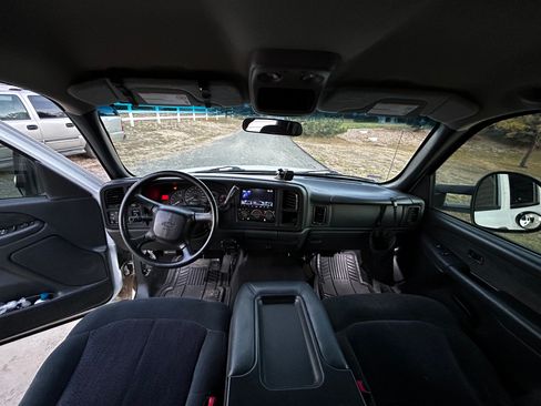 Used 2001 Chevrolet Silverado 1500 LS w/ Off-Road Skid Plate Pkg image 11