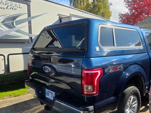 Used 2017 Ford F150 XLT image 4
