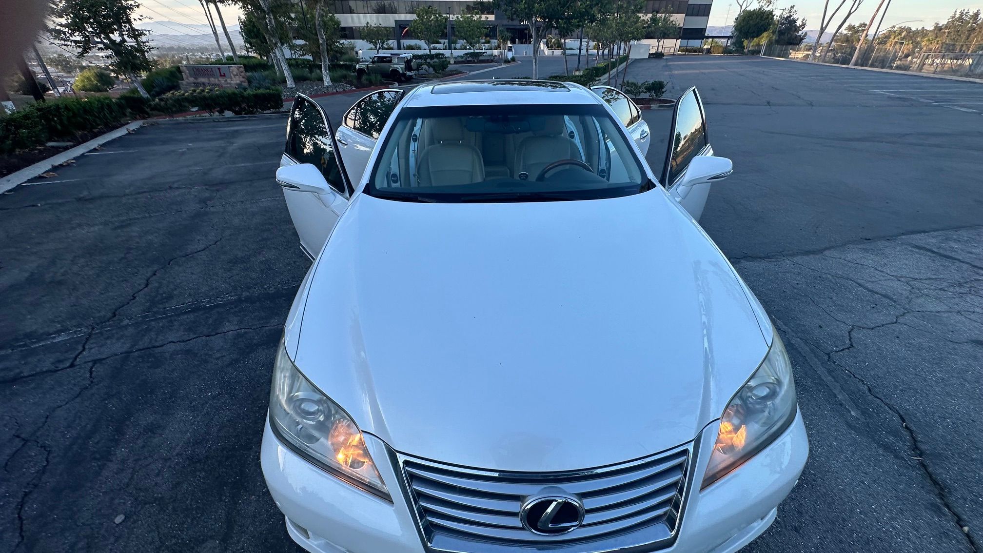 Used 2010 Lexus ES 350 w/ Preferred Accessory Package FWD image 10