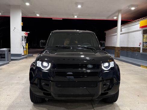 Used 2025 Land Rover Defender 110 X-Dynamic SE image 7