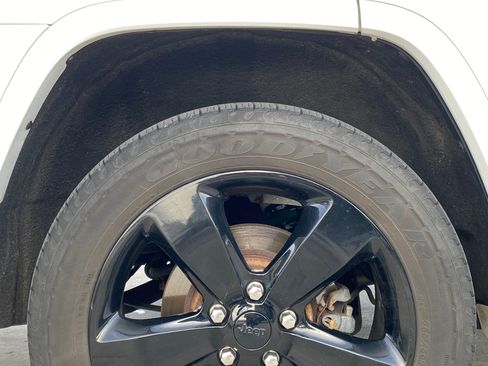 Used 2015 Jeep Grand Cherokee Altitude image 11