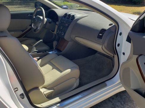Used 2009 Nissan Altima 2.5 S w/ Premium Pkg image 5