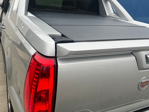 Used 2012 Cadillac Escalade EXT Luxury image 6