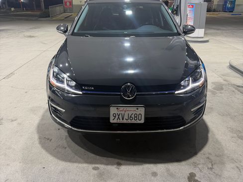 Used 2019 Volkswagen e-Golf SEL Premium FWD image 2
