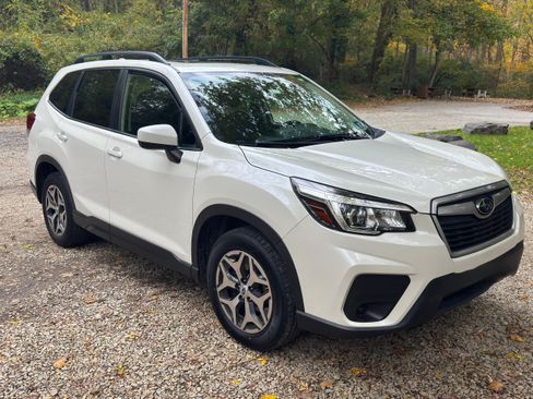 Used 2019 Subaru Forester Premium image 10