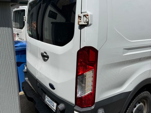 Used 2017 Ford Transit 150 148 Low Roof RWD image 2
