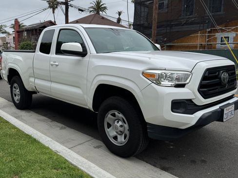 Used 2019 Toyota Tacoma SR RWD image 2