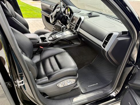 Used 2014 Porsche Cayenne AWD/4WD image 17