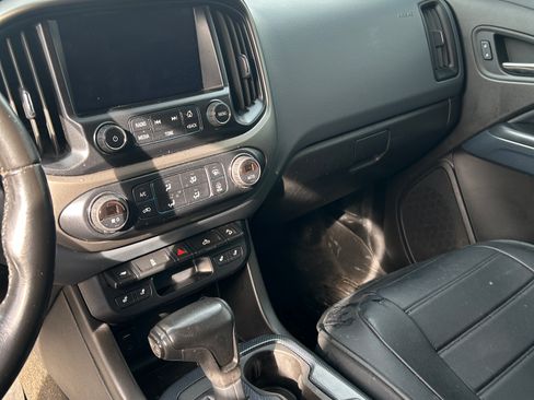 Used 2015 Chevrolet Colorado Z71 image 11