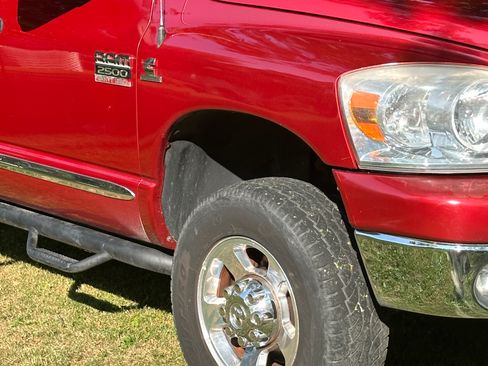 Used 2009 Dodge Ram 2500 Truck SLT w/ Popular Equipment Group image 2