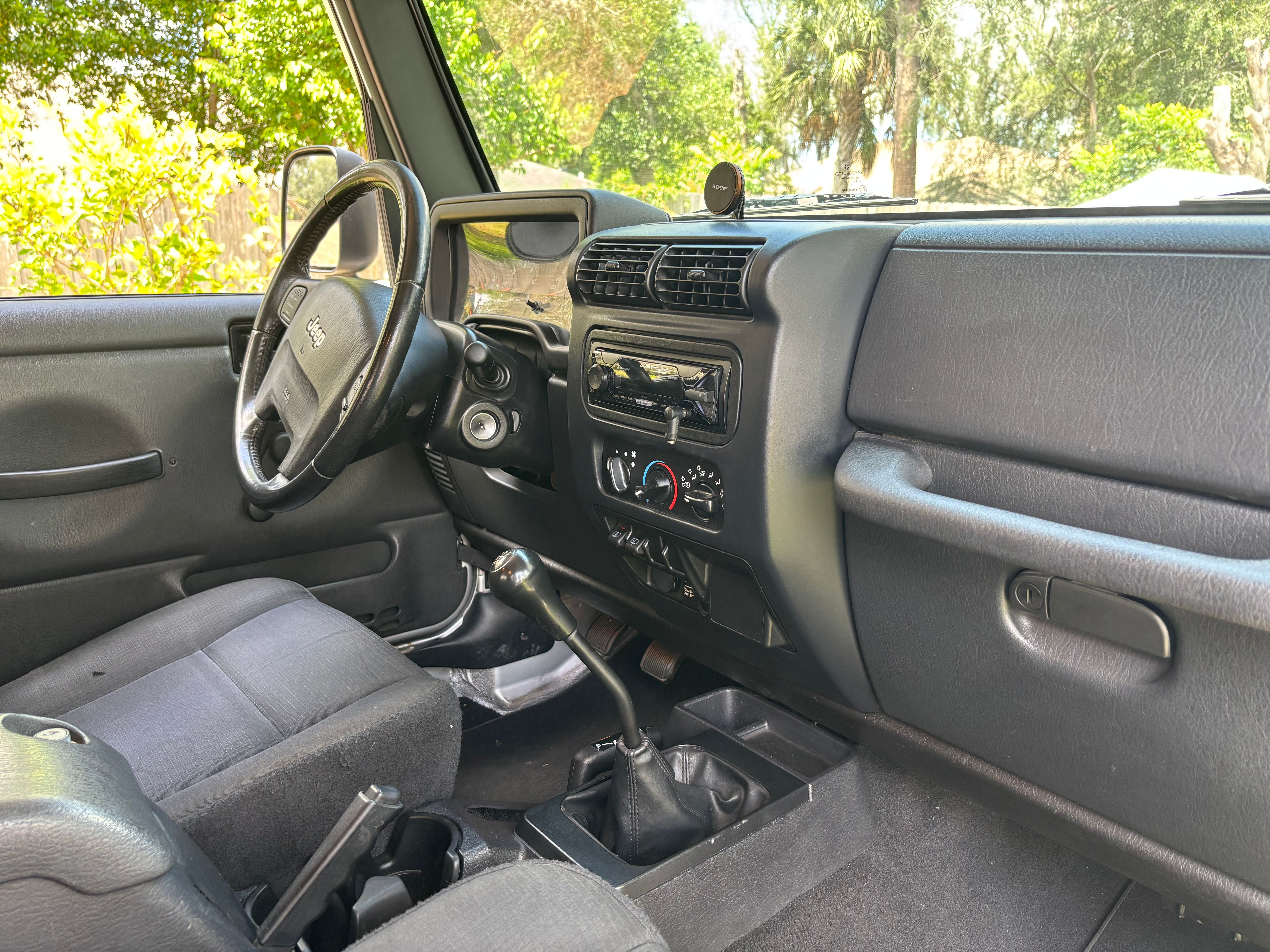 Used 2006 Jeep Wrangler Unlimited AWD/4WD image 9