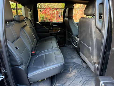 Used 2022 Chevrolet Silverado 2500 High Country w/ Z71 Off-Road Package image 10