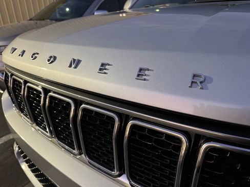 Used 2022 Jeep Wagoneer Series I image 2