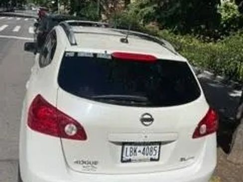 Used 2008 Nissan Rogue SL w/ Premium Pkg AWD/4WD image 2