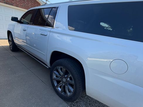 Used 2016 Chevrolet Suburban LTZ AWD/4WD image 4