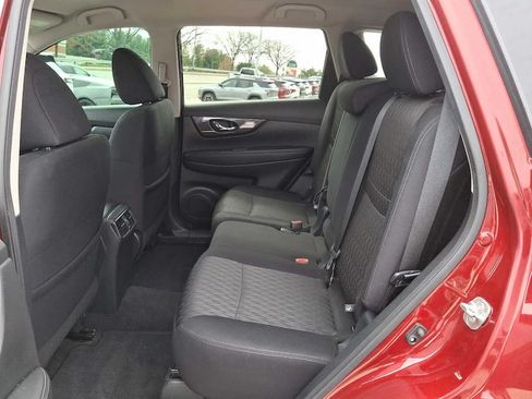 Used 2020 Nissan Rogue SV image 6