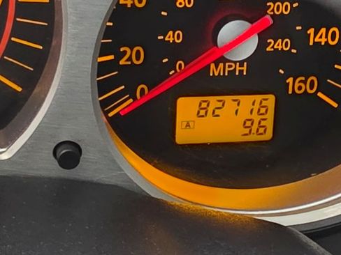 Used 2004 Nissan 350Z Touring image 13