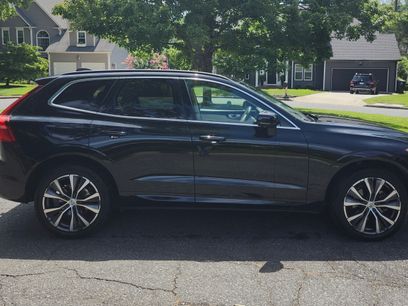 Used 2022 Volvo XC60 B5 Momentum w/ Protection Package Premier