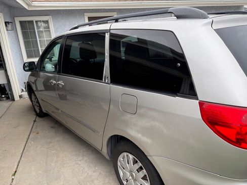 Used 2009 Toyota Sienna LE image 11