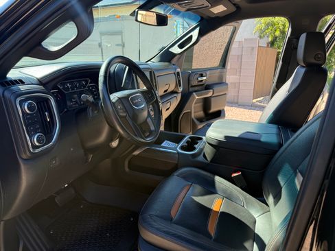 Used 2023 GMC Sierra 2500 AT4 w/ Gooseneck/5TH Wheel Package image 8