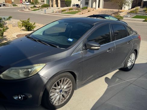 Used 2014 Ford Focus Titanium FWD image 8