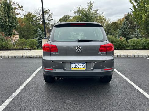 Used 2015 Volkswagen Tiguan S image 4
