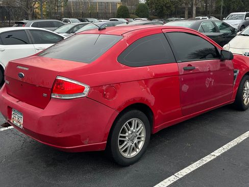 Used 2008 Ford Focus SE image 2