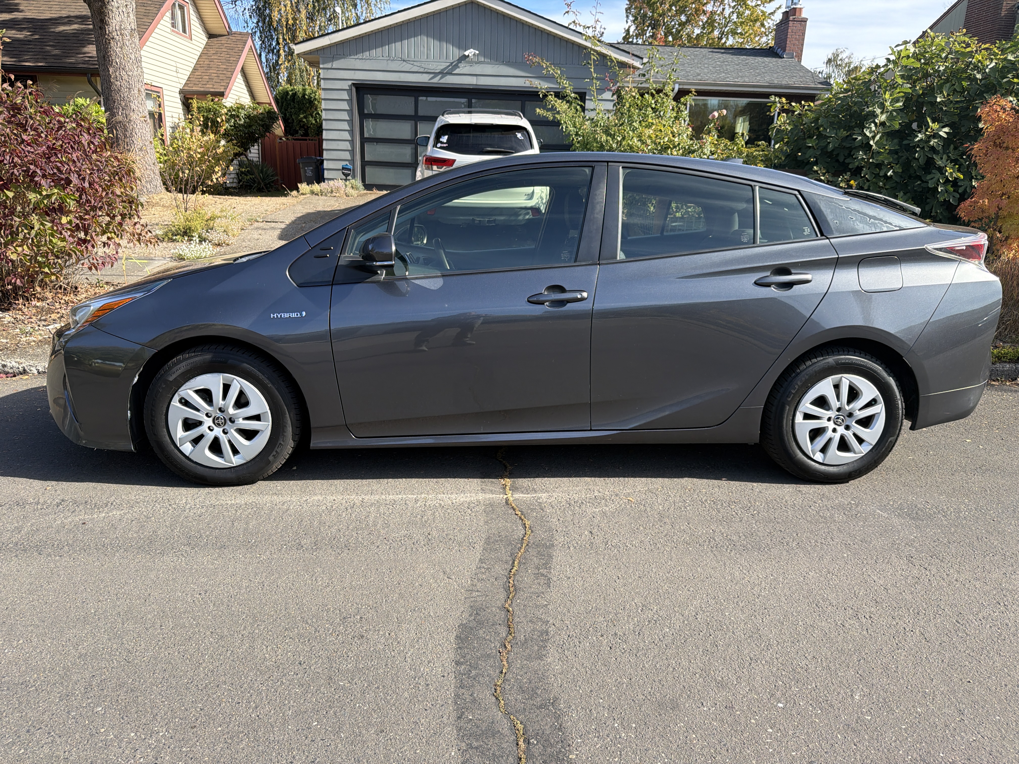 Used 2016 Toyota Prius Two FWD image 1