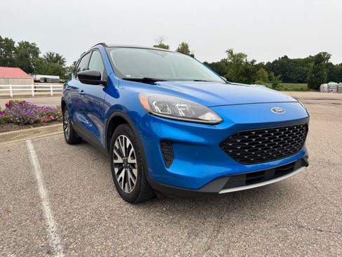 Used 2020 Ford Escape SE Sport AWD/4WD image 1