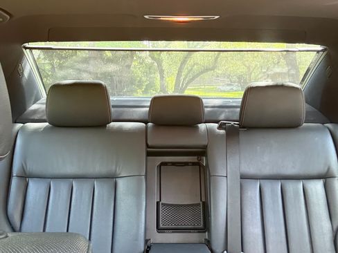 Used 2014 Mercedes-Benz E 550 4MATIC Sedan image 6