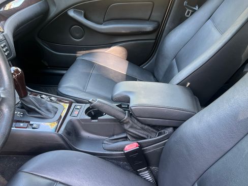 Used 2003 BMW 330xi 330xi Sedan 4D image 12