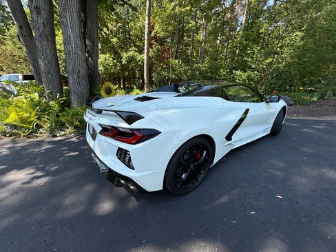 Used 2021 Chevrolet Corvette Stingray Premium Conv w/ Z51 Performance Package RWD image 5