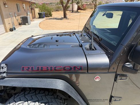 Used 2016 Jeep Wrangler Unlimited Rubicon AWD/4WD image 13