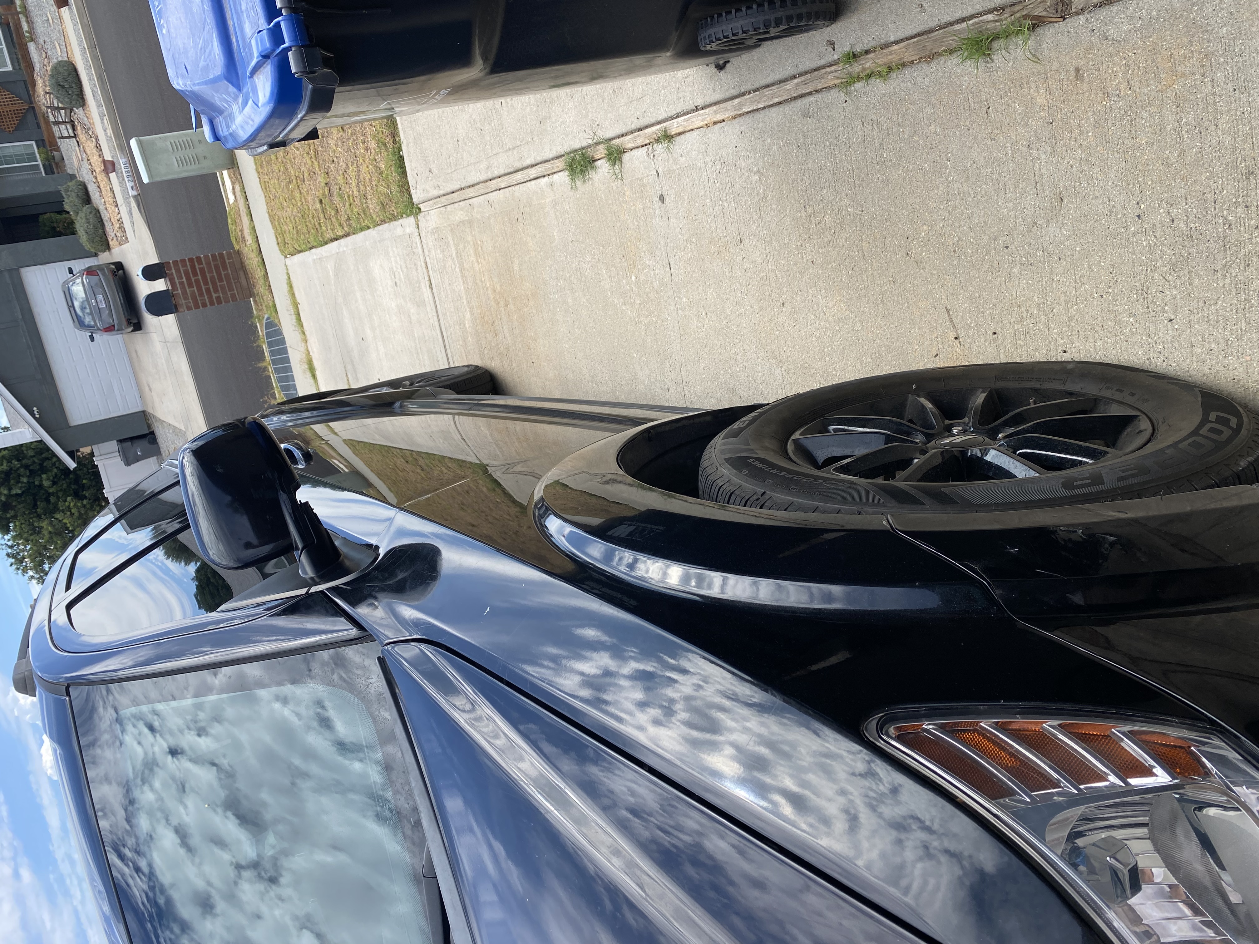 Used 2019 Dodge Journey SE w/ Blacktop Package FWD image 2