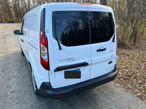 Used 2017 Ford Transit Connect XLT image 6