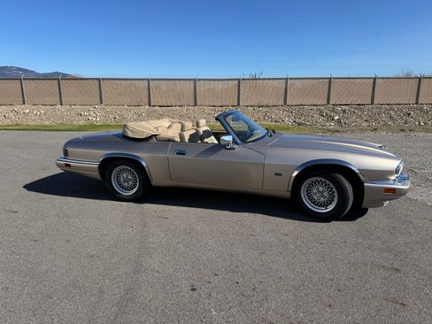 Used 1994 Jaguar XJS 4.0 Convertible image 2