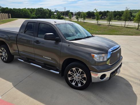 Used 2012 Toyota Tundra 2WD Double Cab w/ Tow Pkg image 8