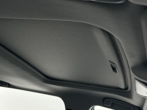 Used 2021 Toyota RAV4 XLE w/ Convenience Package image 18